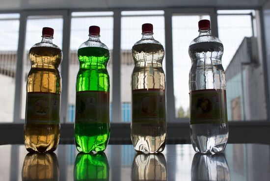 Бутылки с газированной водой