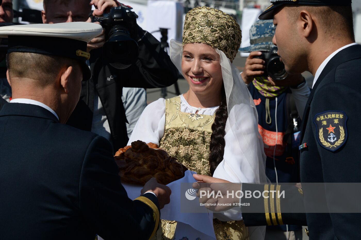 Прибытие отряда боевых кораблей ВМС Китая во Владивосток