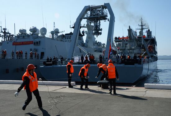 Прибытие отряда боевых кораблей ВМС Китая во Владивосток