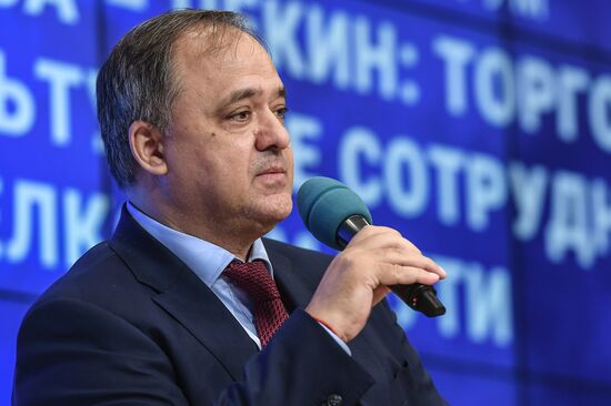 Российско-китайский форум "Москва – Пекин: торгово-экономическое и культурное сотрудничество на Шелковом пути"