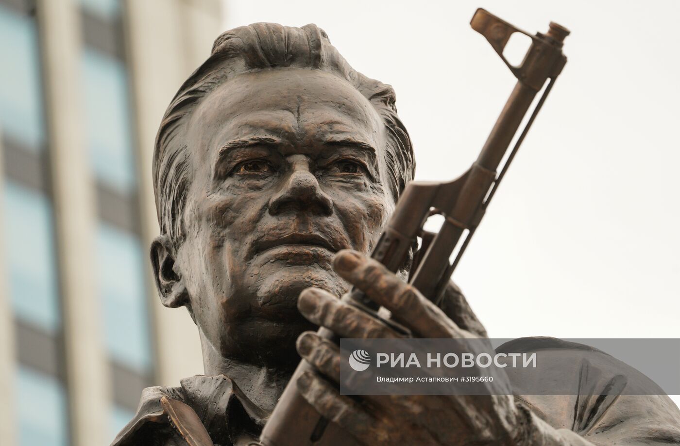 Конструктору михаилу калашникову. Конструктору михаилу калашникову. Конструктору михаилу калашникову. Портрет калашникова михаила тимофеевича. Конструктору михаилу калашникову.