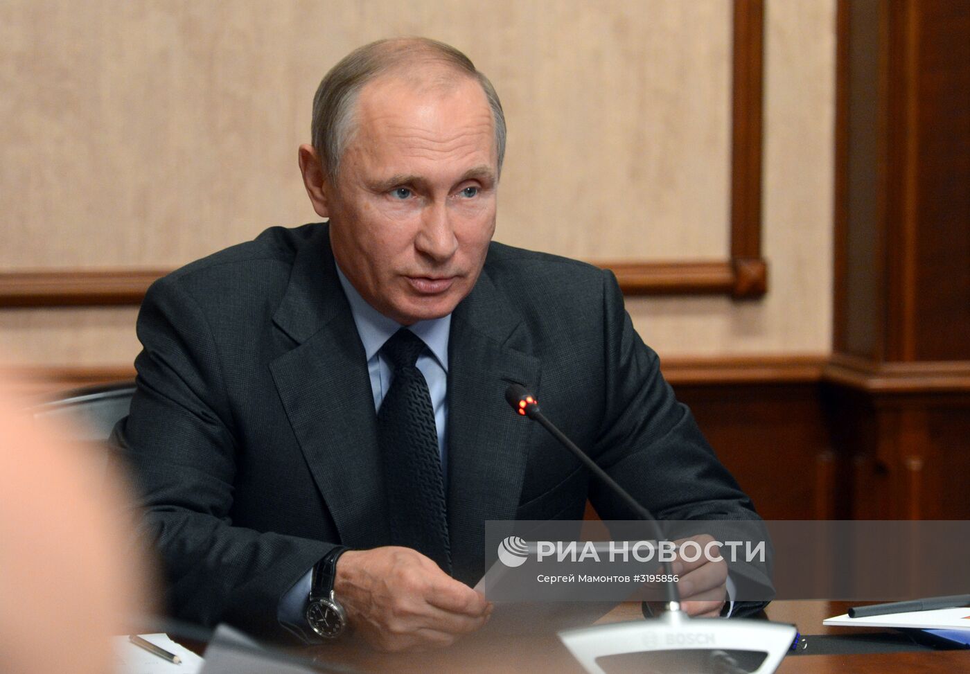Президент РФ В. Путин посетил концерн ВКО "Алмаз–Антей"