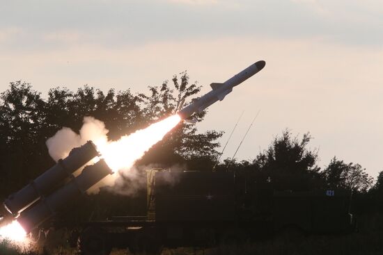 Пуск противокорабельной ракеты БРК "Бал" в рамках учений "Запад-2017"