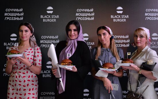 Официальное открытие кафе сети Black Star Burger в Грозном