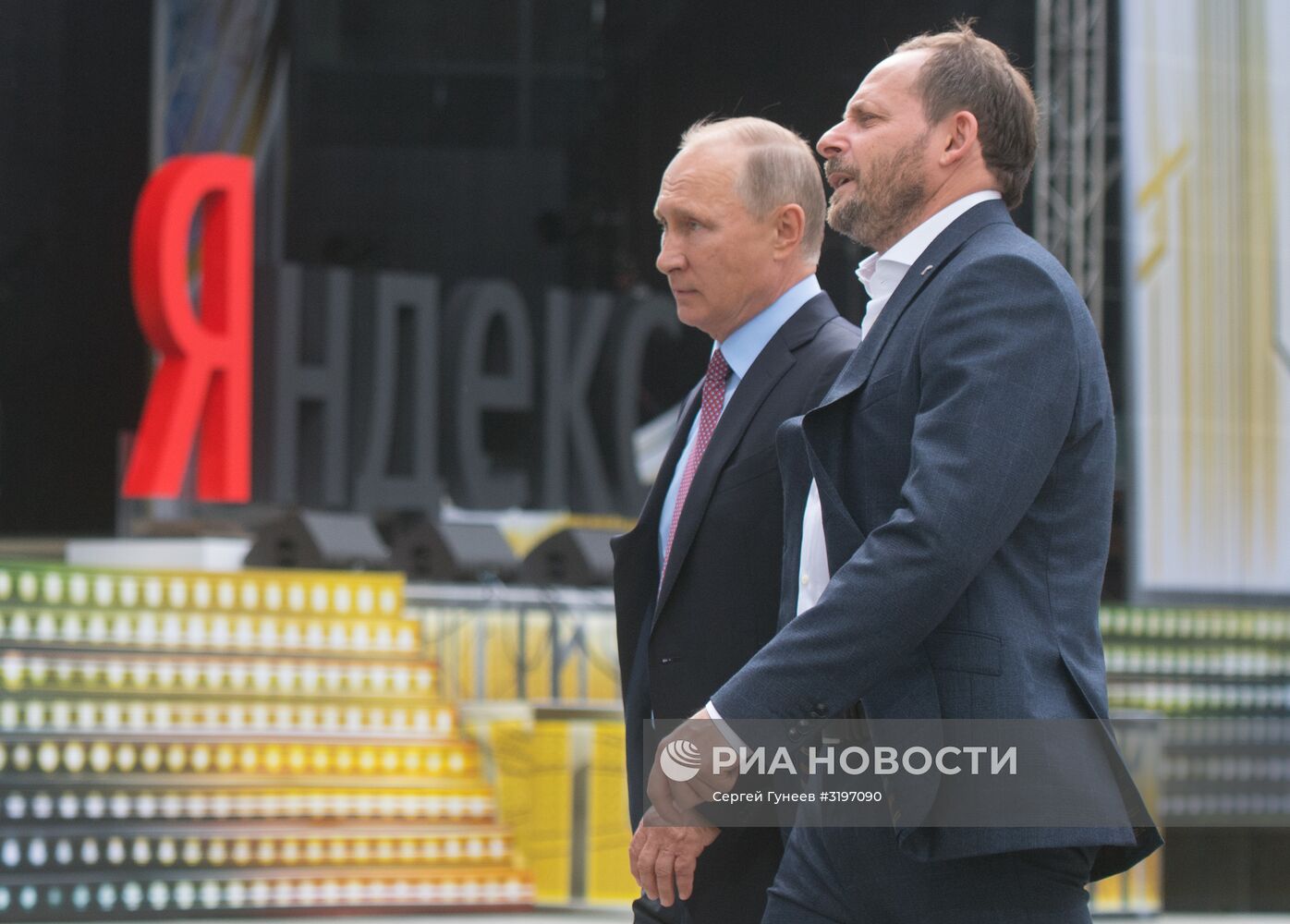 Президент РФ В. Путин посетил офис ИТ-компании "Яндекс"