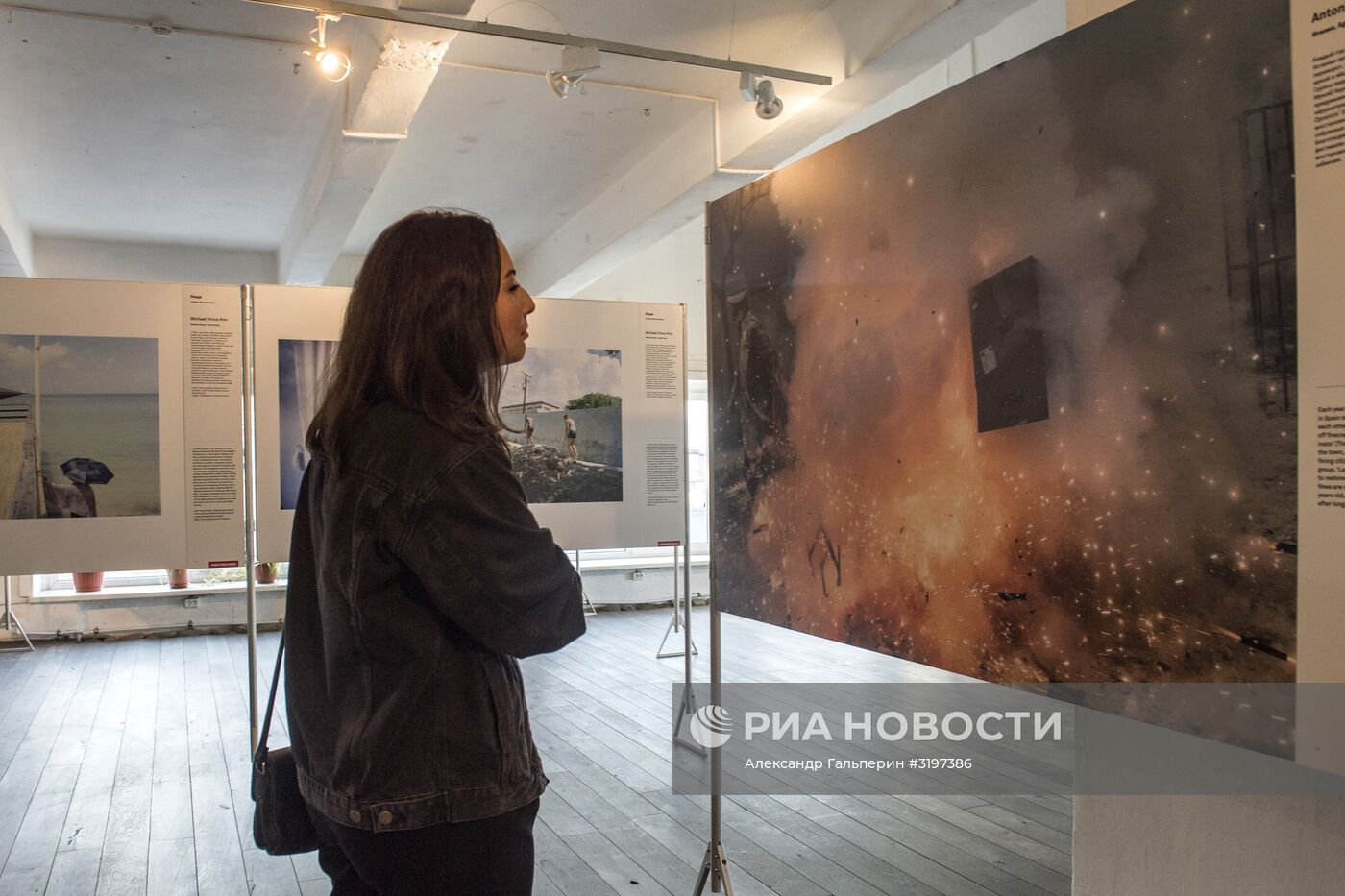 Открытие выставки World Press Photo в Санкт-Петербурге