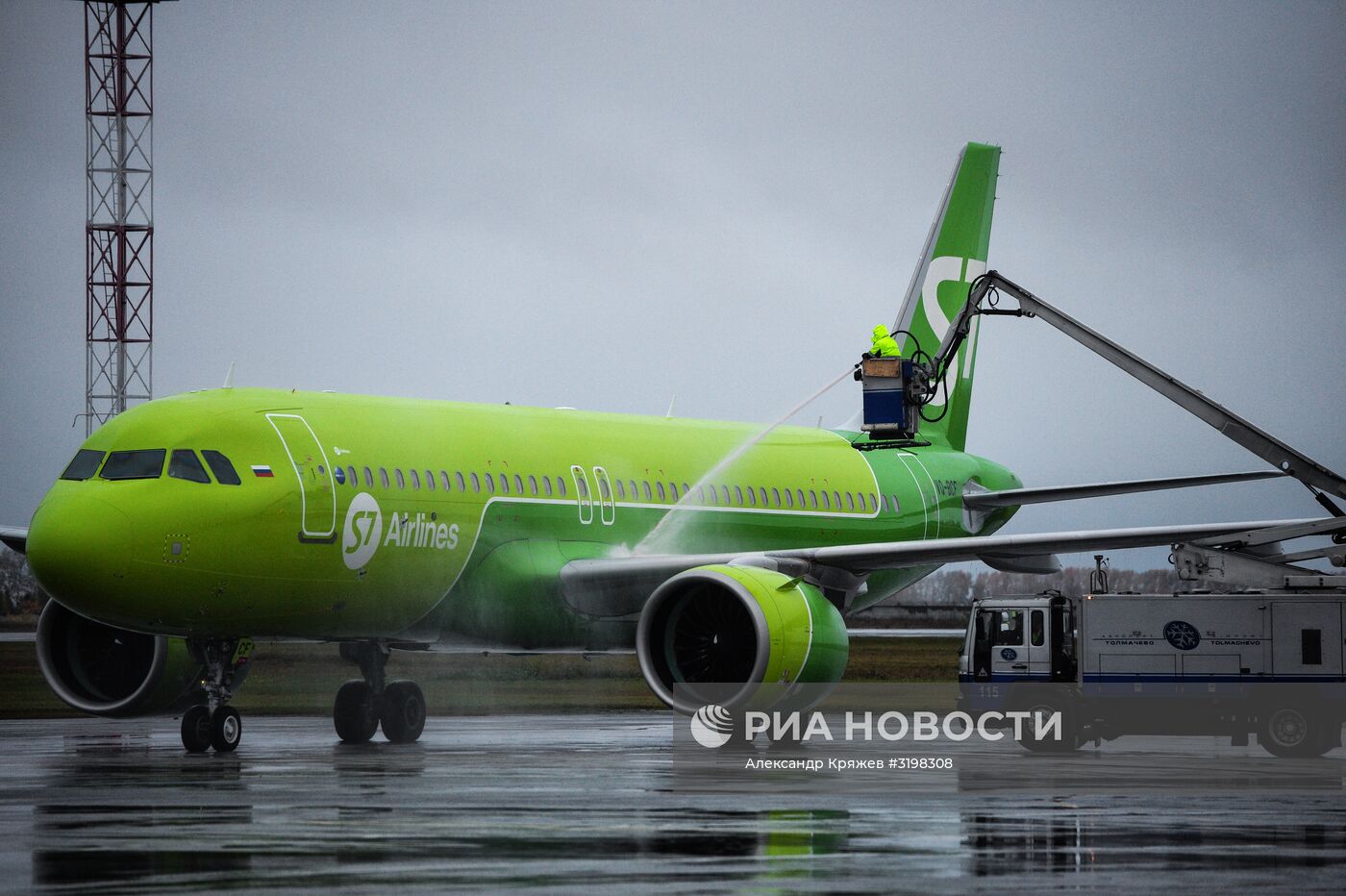 Работа аэропорта "Толмачево" в Новосибирске