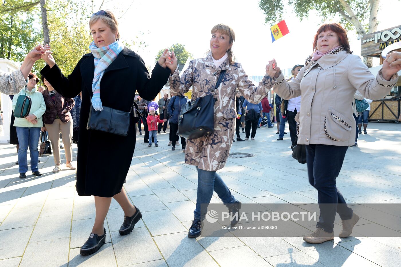 Молдавский праздник "Изумрудный виноград"