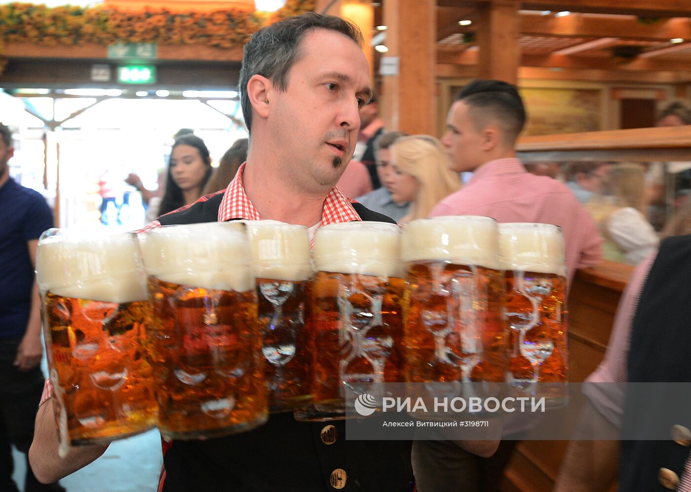 Фестиваль пива Октоберфест в Мюнхене