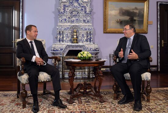 Встреча премьер-министра РФ Д. Медведева с генеральным директором концерна Total П. Пуйане