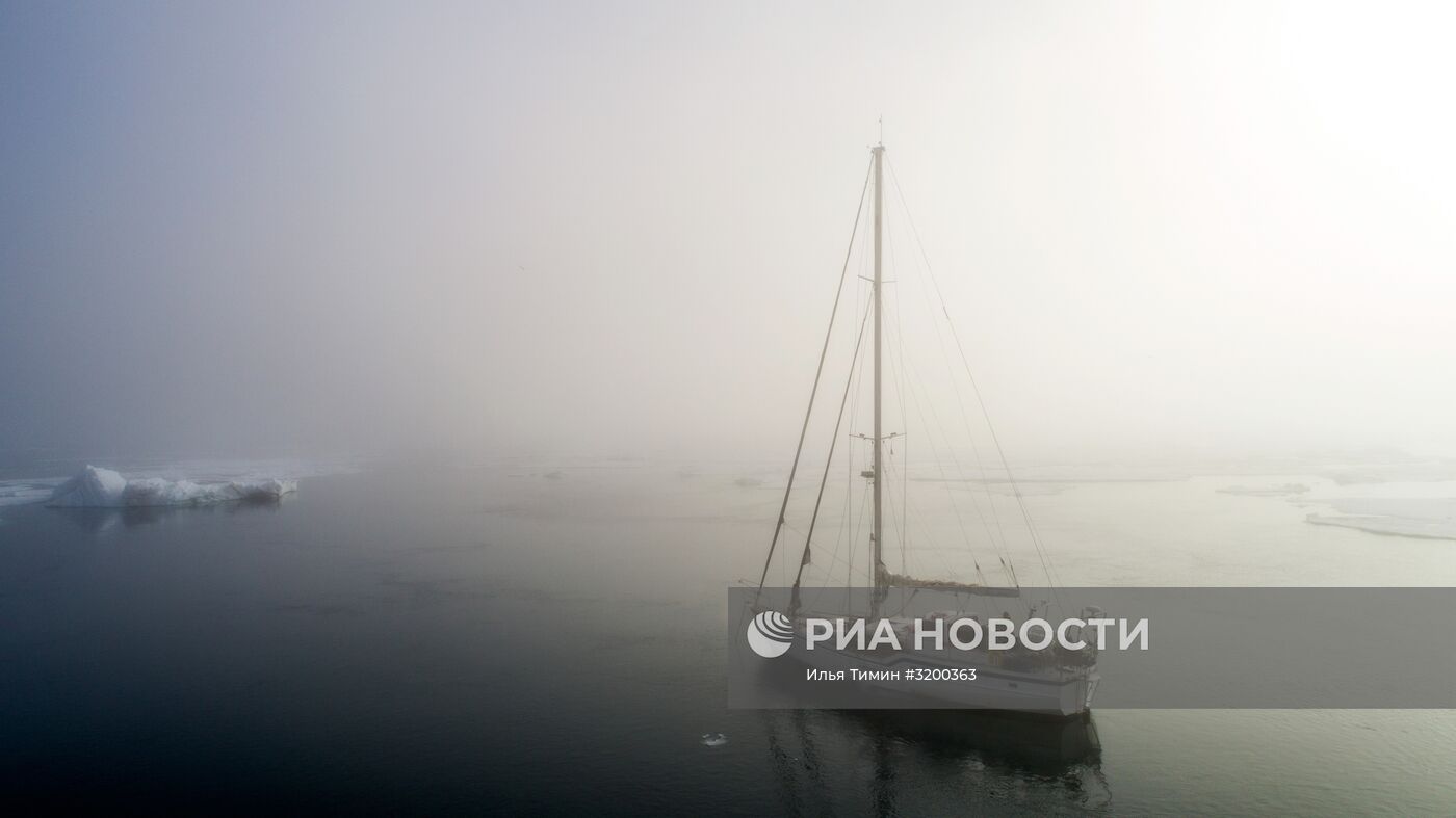 Полярная станция "Бухта Тихая" на острове Гукера архипелага Земля Франца-Иосифа