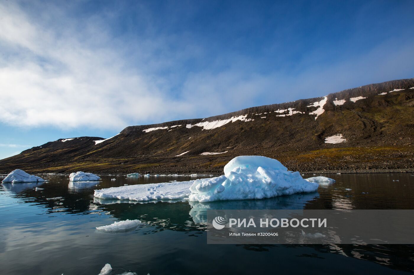 Полярная станция "Бухта Тихая" на острове Гукера архипелага Земля Франца-Иосифа
