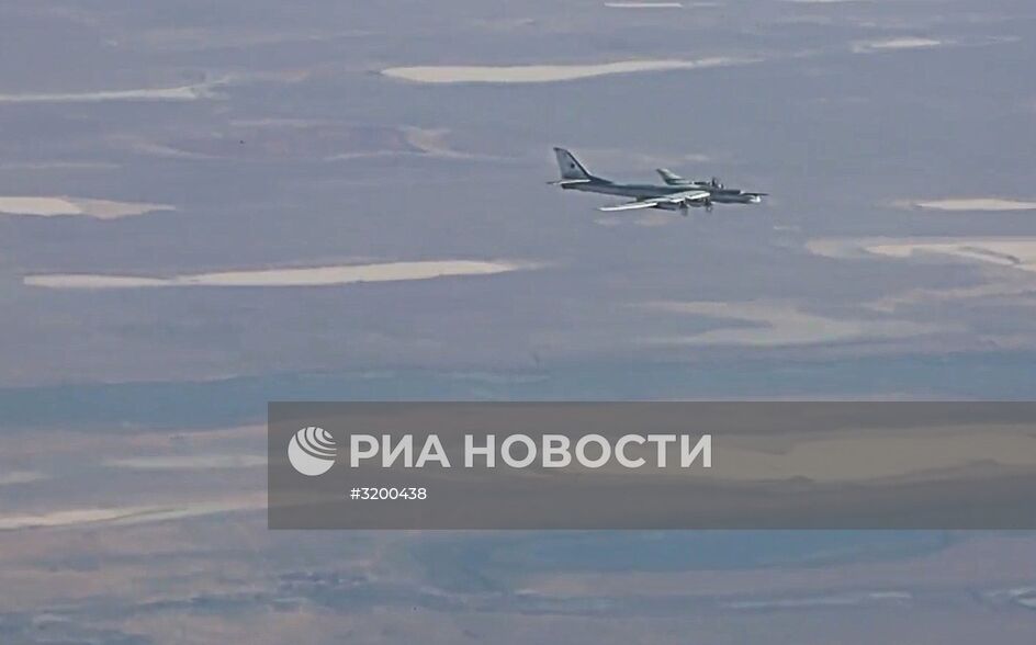 Нанесение авиаударов Ту-95МС крылатыми ракетами ХА-101 по объектам террористов в Сирии