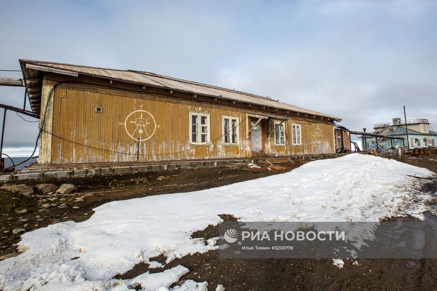 Полярная станция имени Эрнста Кренкеля на острове Хейса архипелага Земля Франца-Иосифа