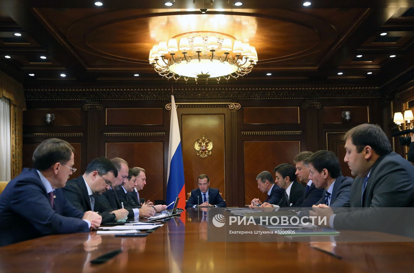 Премьер-министр РФ Д. Медведев провел заседание президиума Совета при президенте РФ по стратегическому развитию и приоритетным проектам