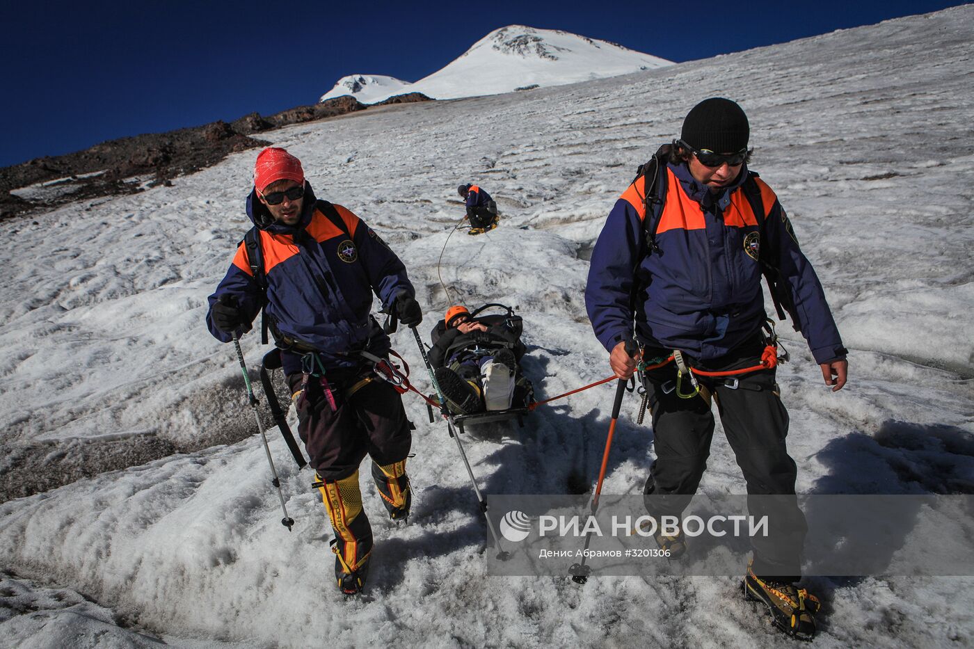 Работа высокогорного поисково-спасательного отряда МЧС России в горах Кабардино-Балкарии