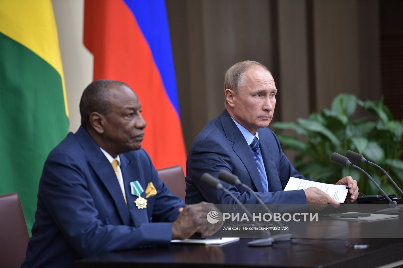 Президент РФ В. Путин встретился с президентом Гвинейской Республики А. Конде