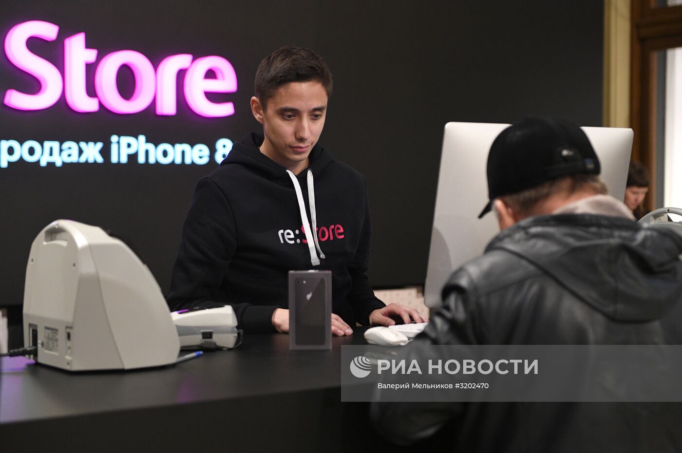 Старт продаж iPhone 8 и iPhone 8 Plus