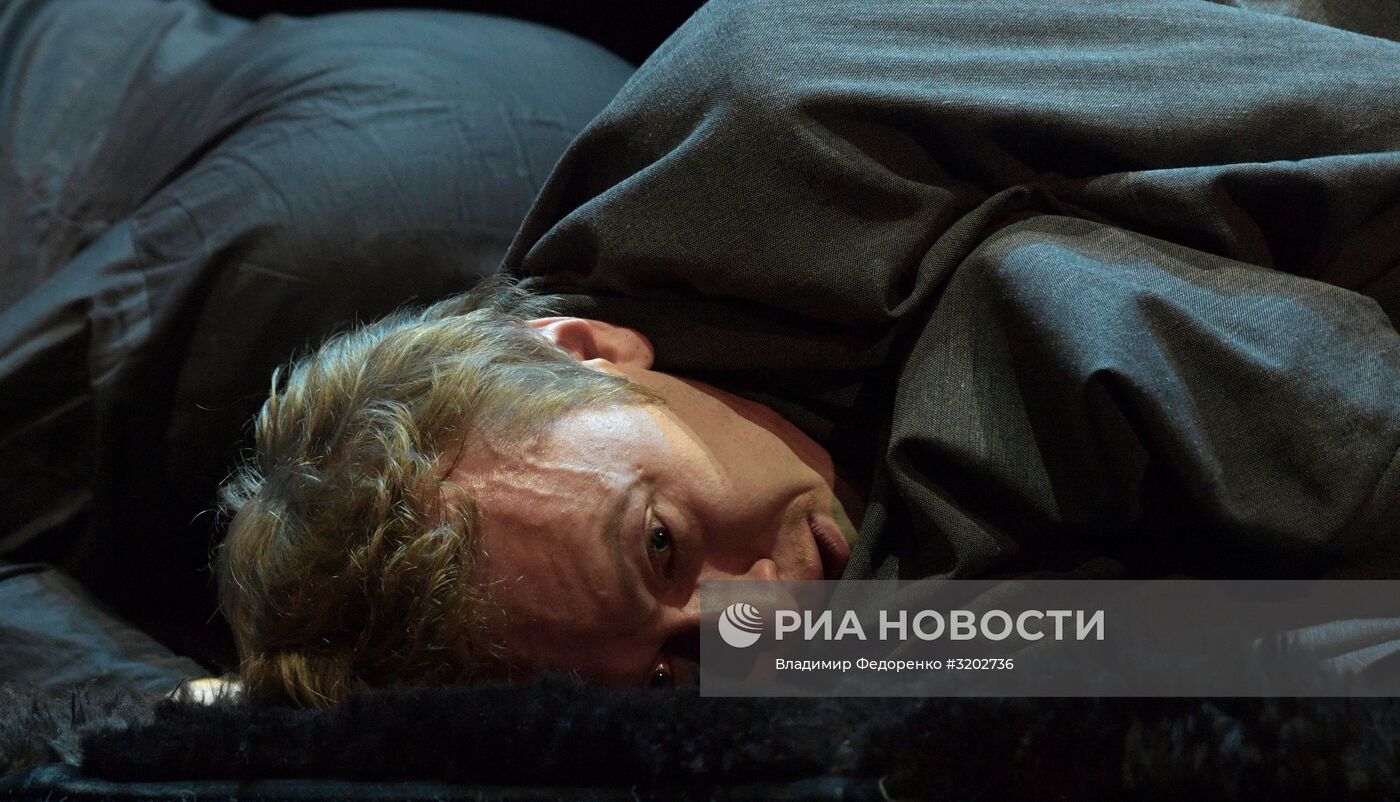 Предпремьерный показ спектакля "Идиот" в театре им. Моссовета