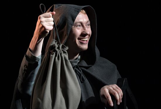 Предпремьерный показ спектакля "Идиот" в театре им. Моссовета