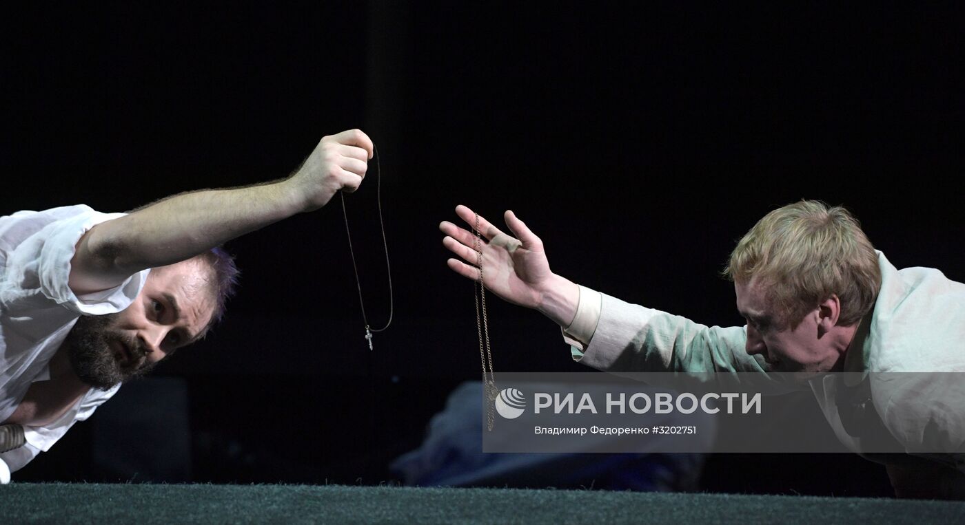 Предпремьерный показ спектакля "Идиот" в театре им. Моссовета