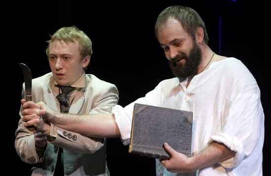 Предпремьерный показ спектакля "Идиот" в театре им. Моссовета