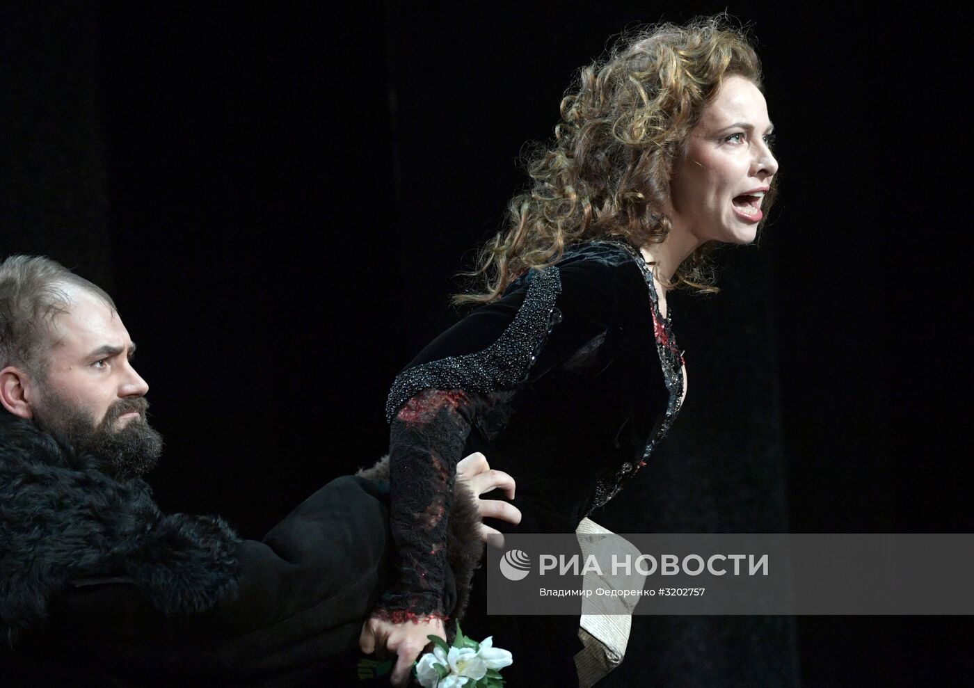 Предпремьерный показ спектакля "Идиот" в театре им. Моссовета