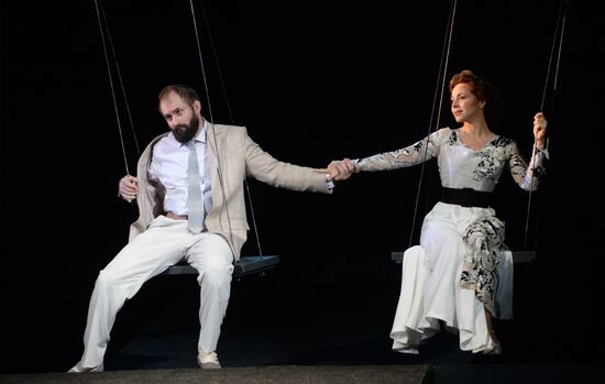 Предпремьерный показ спектакля "Идиот" в театре им. Моссовета