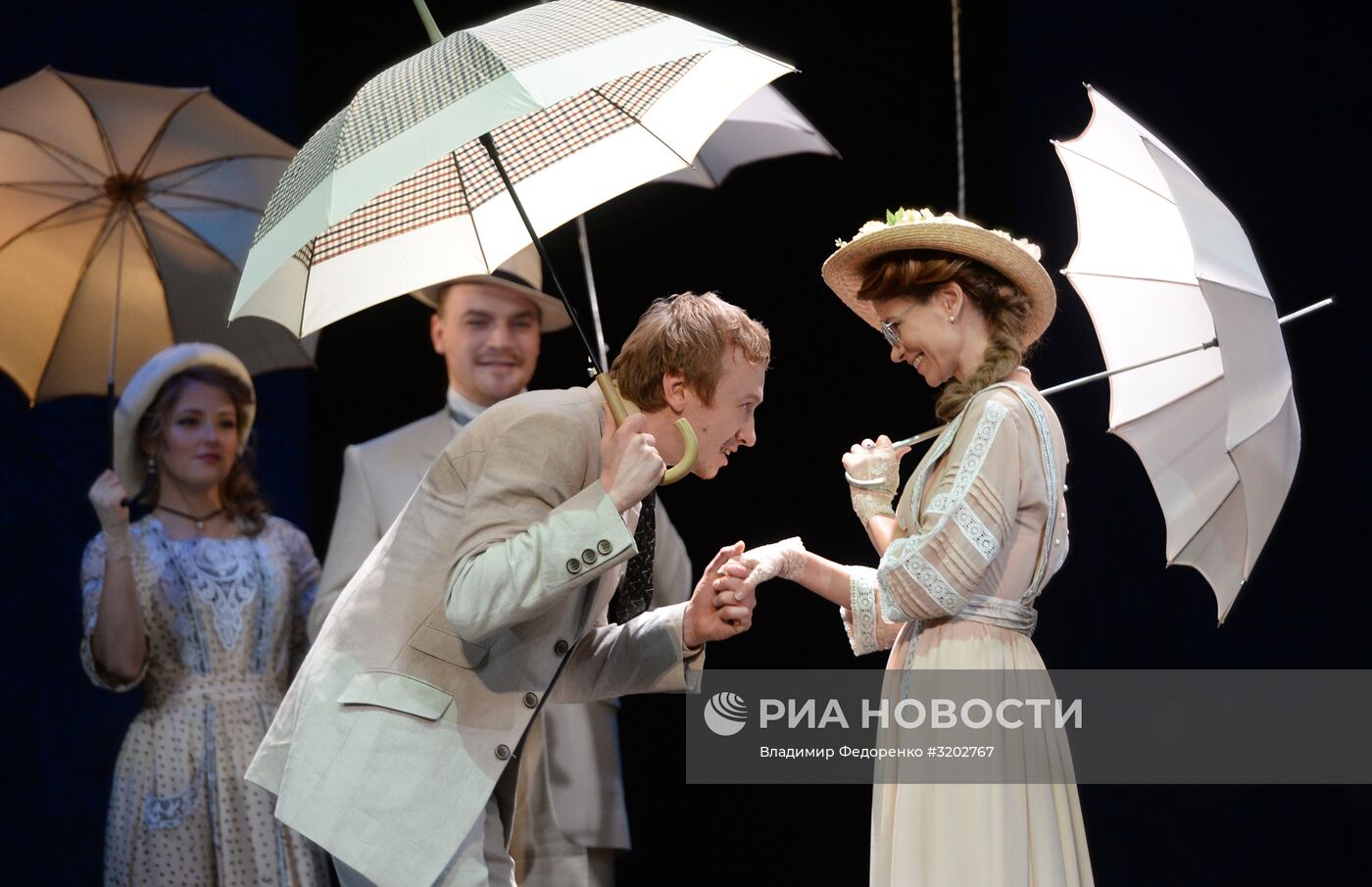 Предпремьерный показ спектакля "Идиот" в театре им. Моссовета