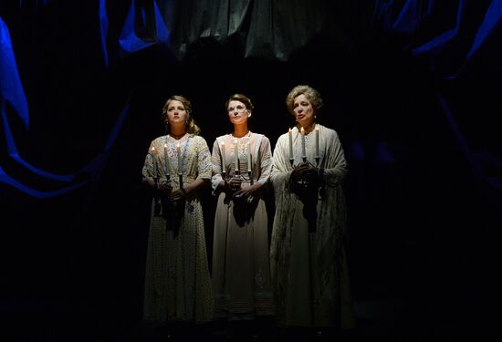 Предпремьерный показ спектакля "Идиот" в театре им. Моссовета