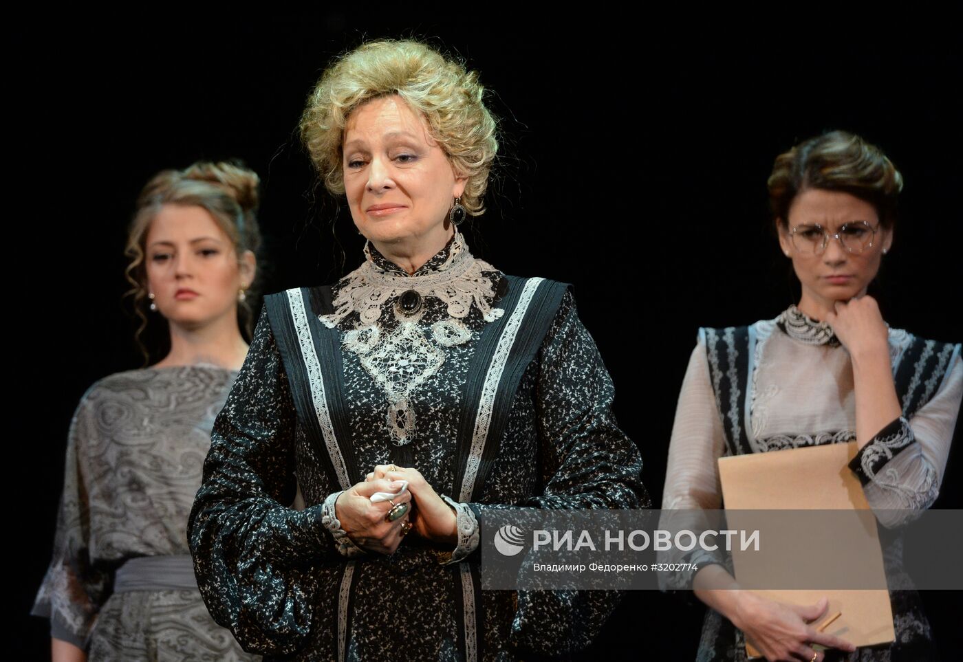 Предпремьерный показ спектакля "Идиот" в театре им. Моссовета