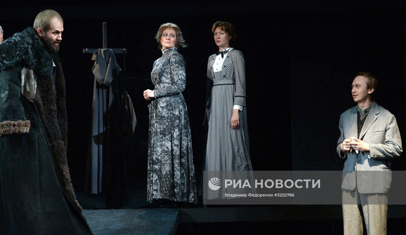 Предпремьерный показ спектакля "Идиот" в театре им. Моссовета