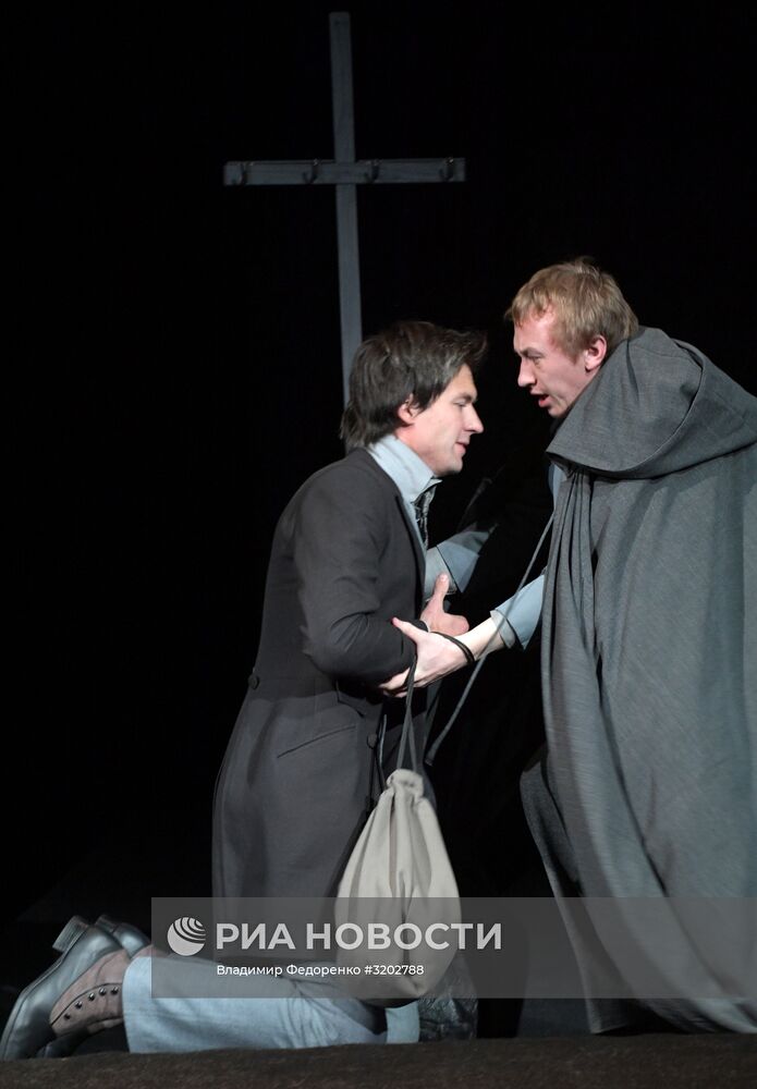 Предпремьерный показ спектакля "Идиот" в театре им. Моссовета