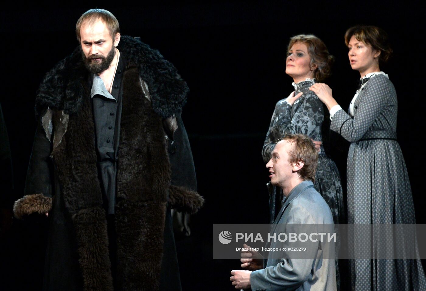 Предпремьерный показ спектакля "Идиот" в театре им. Моссовета