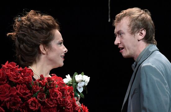 Предпремьерный показ спектакля "Идиот" в театре им. Моссовета