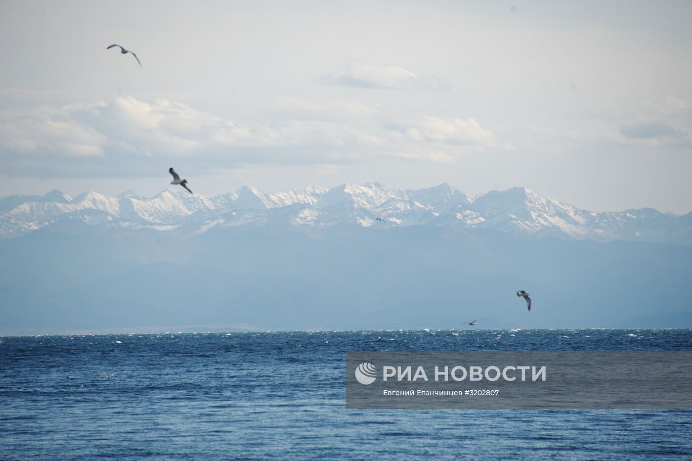 Поселок Листвянка на Байкале