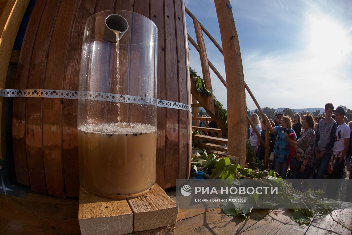 Фестиваль сбора урожая и виноделия #WineFest в Севастополе
