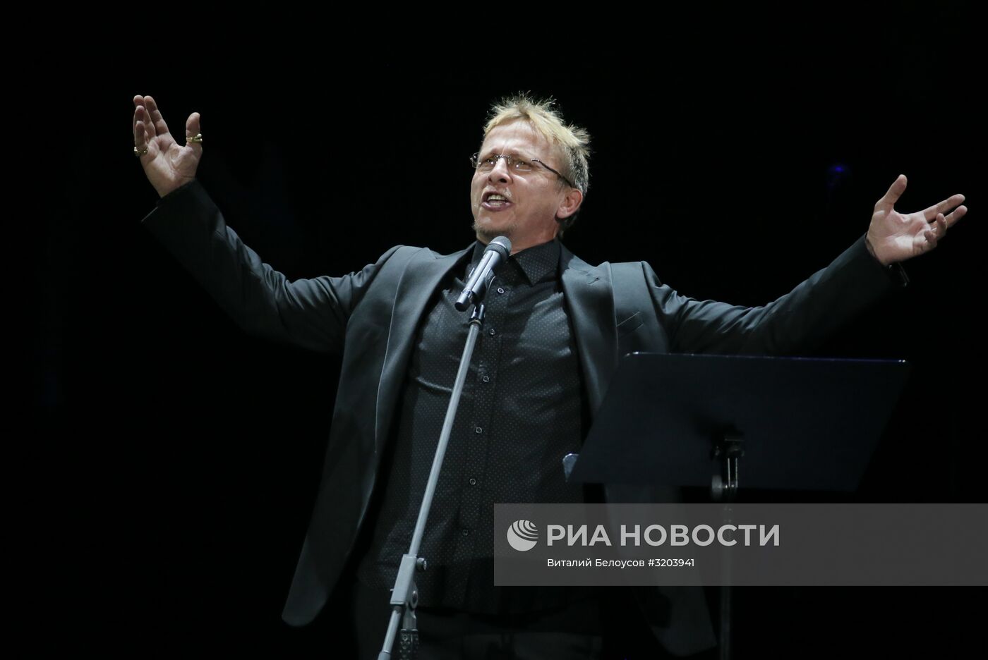 Концерт, посвященный 90-летию со дня рождения Олега Ефремова