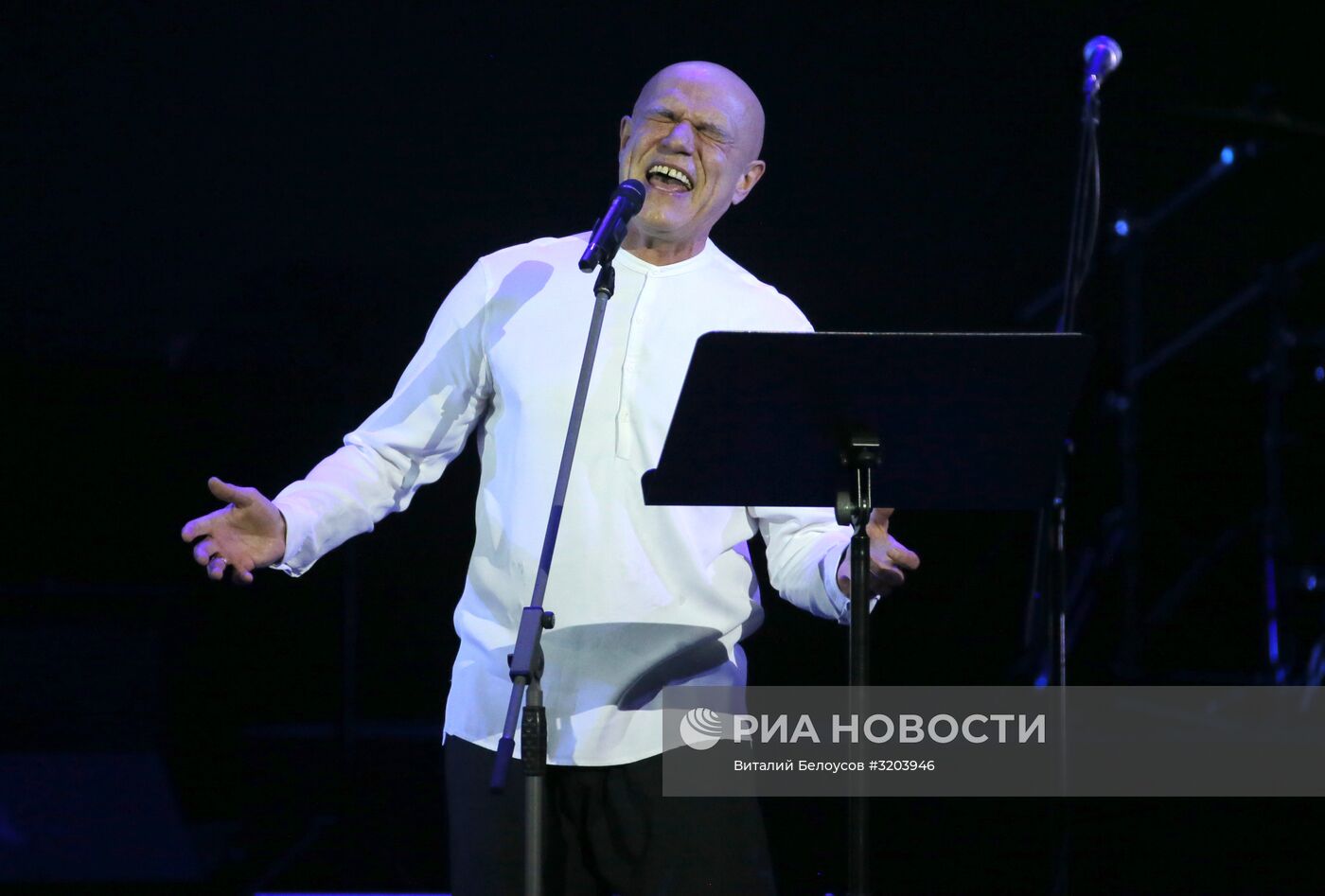 Концерт, посвященный 90-летию со дня рождения Олега Ефремова