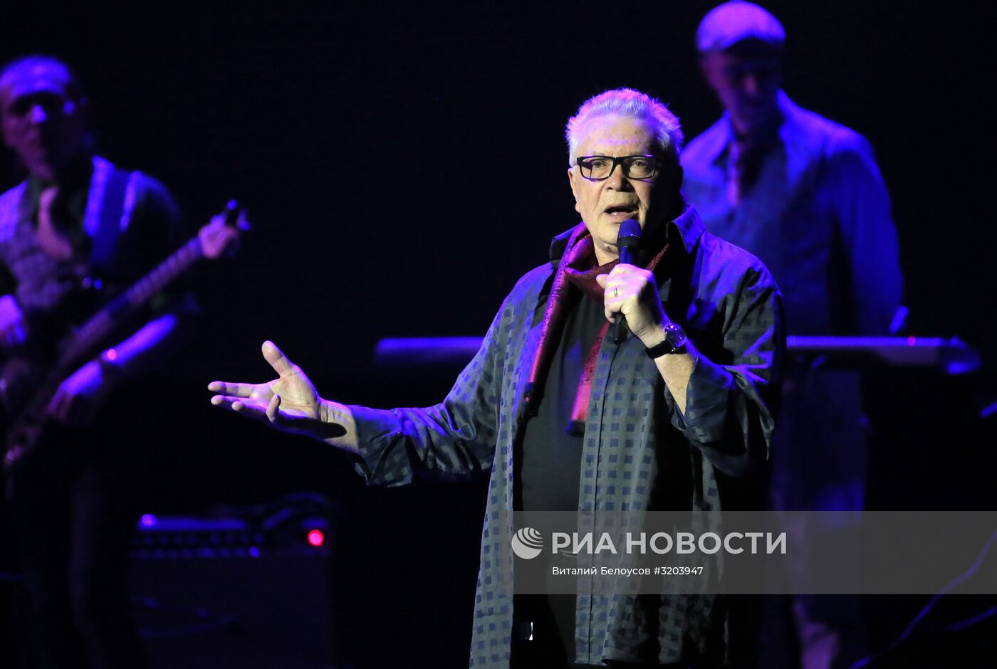 Концерт, посвященный 90-летию со дня рождения Олега Ефремова