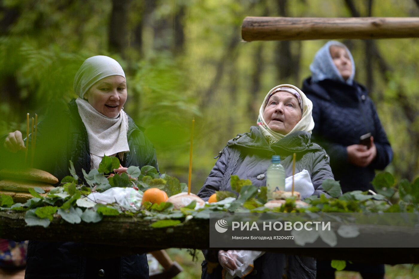 Благодатное моление последователей традиционной марийской религии в священной роще