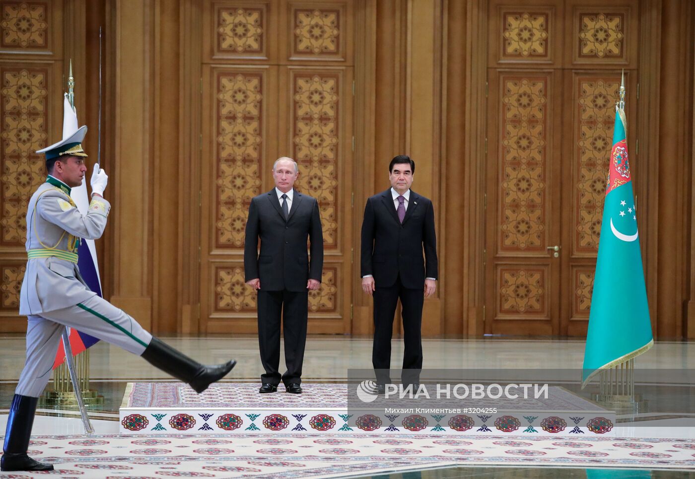 Официальный визит президента РФ В. Путина в Туркмению