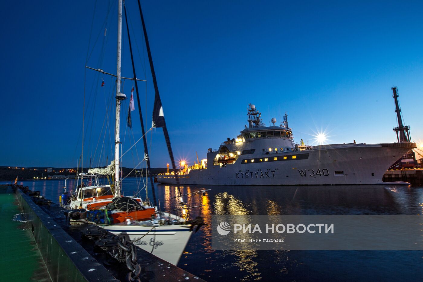 Корабли в портах Кольского залива