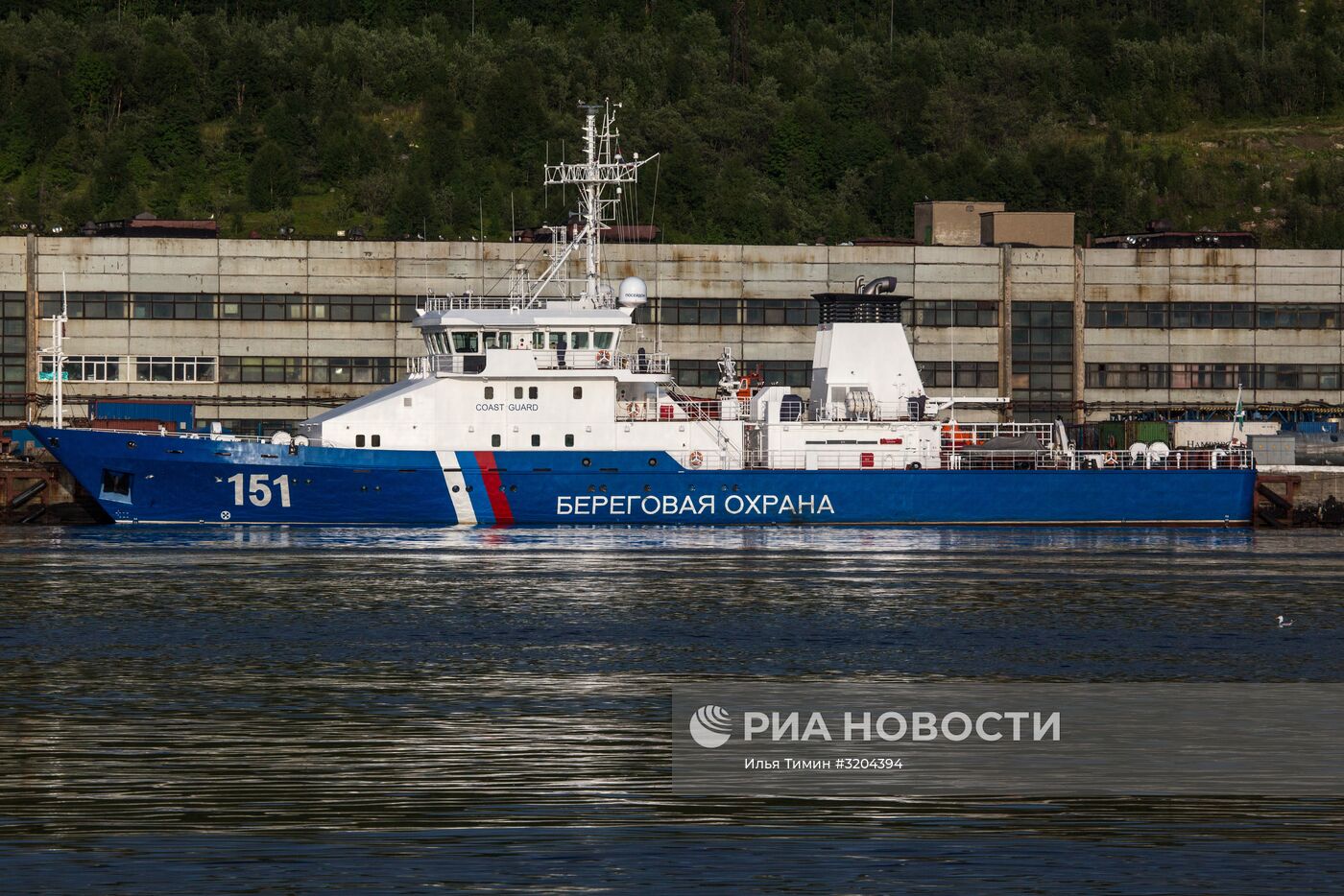 Корабли в портах Кольского залива