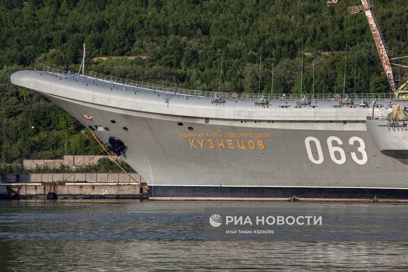 Корабли в портах Кольского залива