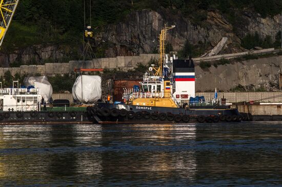 Корабли в портах Кольского залива