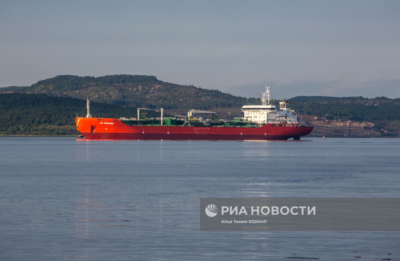 Корабли в портах Кольского залива