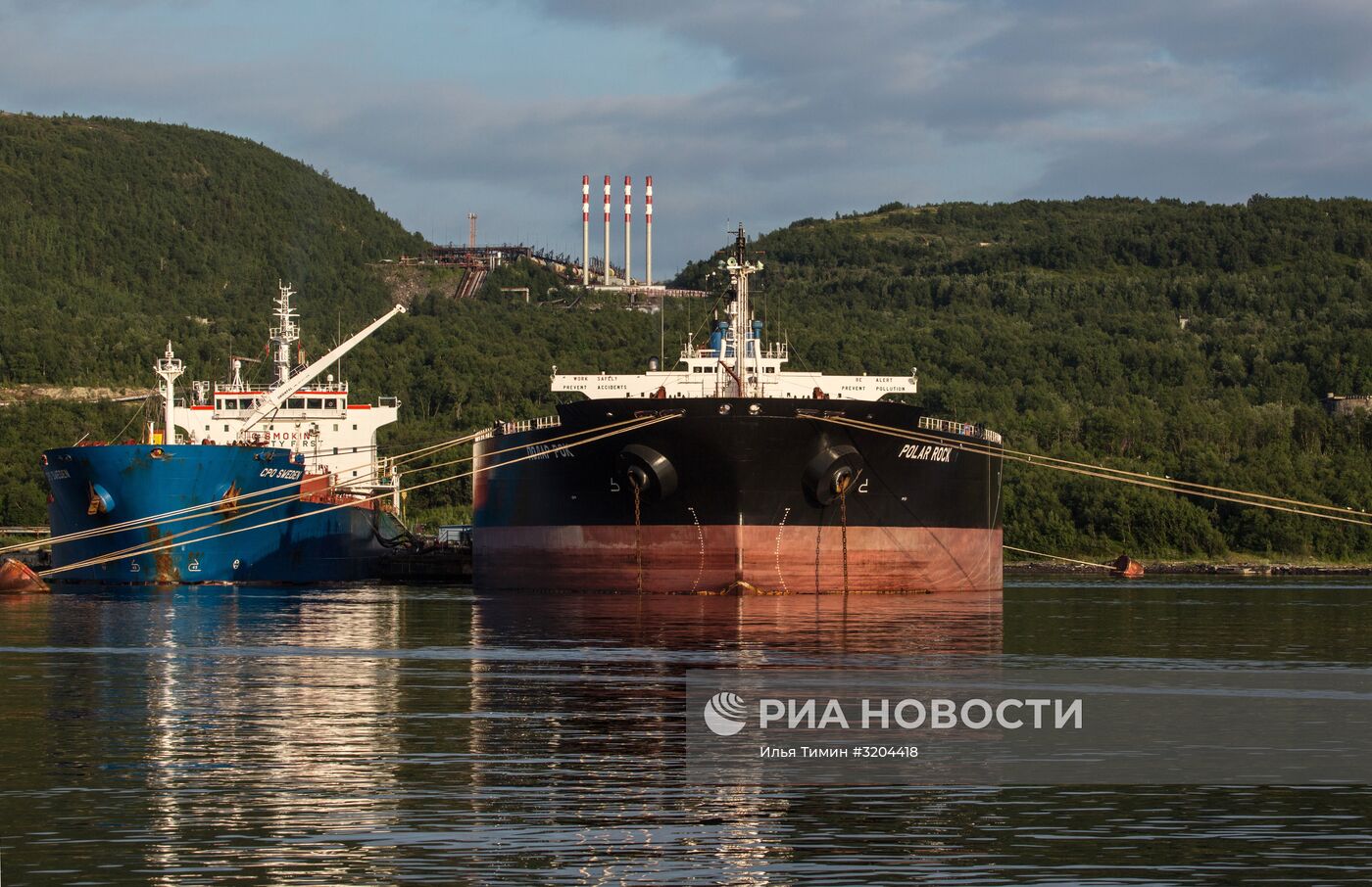 Корабли в портах Кольского залива