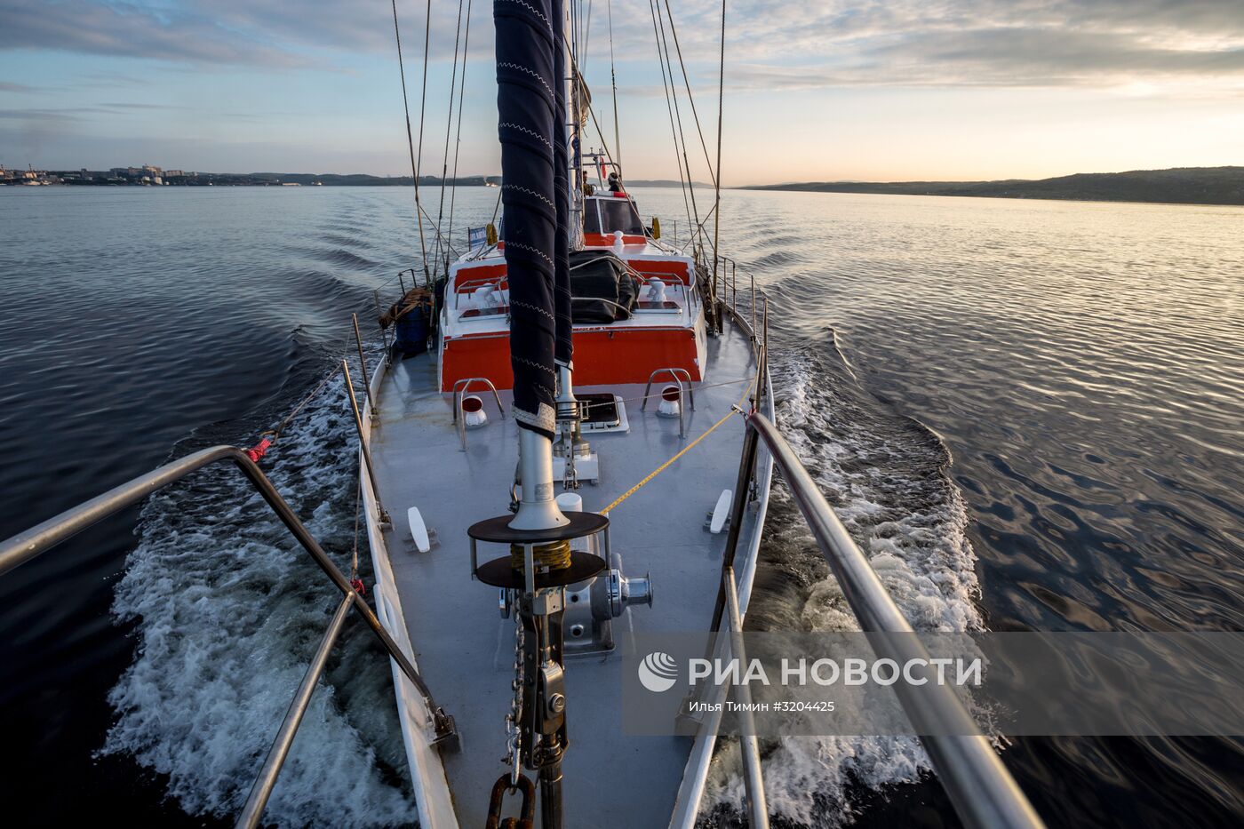 Корабли в портах Кольского залива