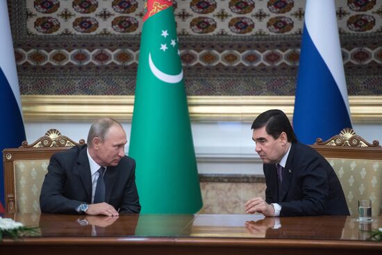 Официальный визит президента РФ В. Путина в Туркмению
